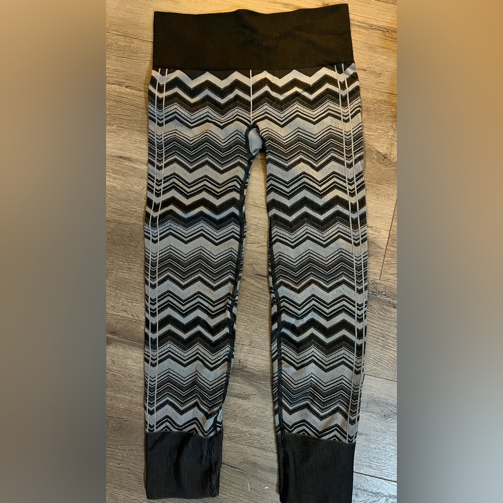 Lululemon leggings, knit, black/grey chevron